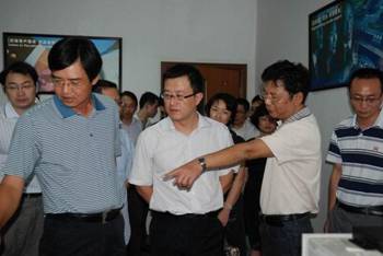 區(qū)管委會黨工委副書記周立軍一行來我司視察指導工作(圖1)